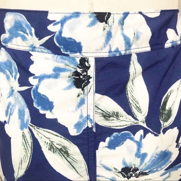 J.Crew Men’s 9" Large Blue Floral Print Board Short‎ - Picture 8 of 9